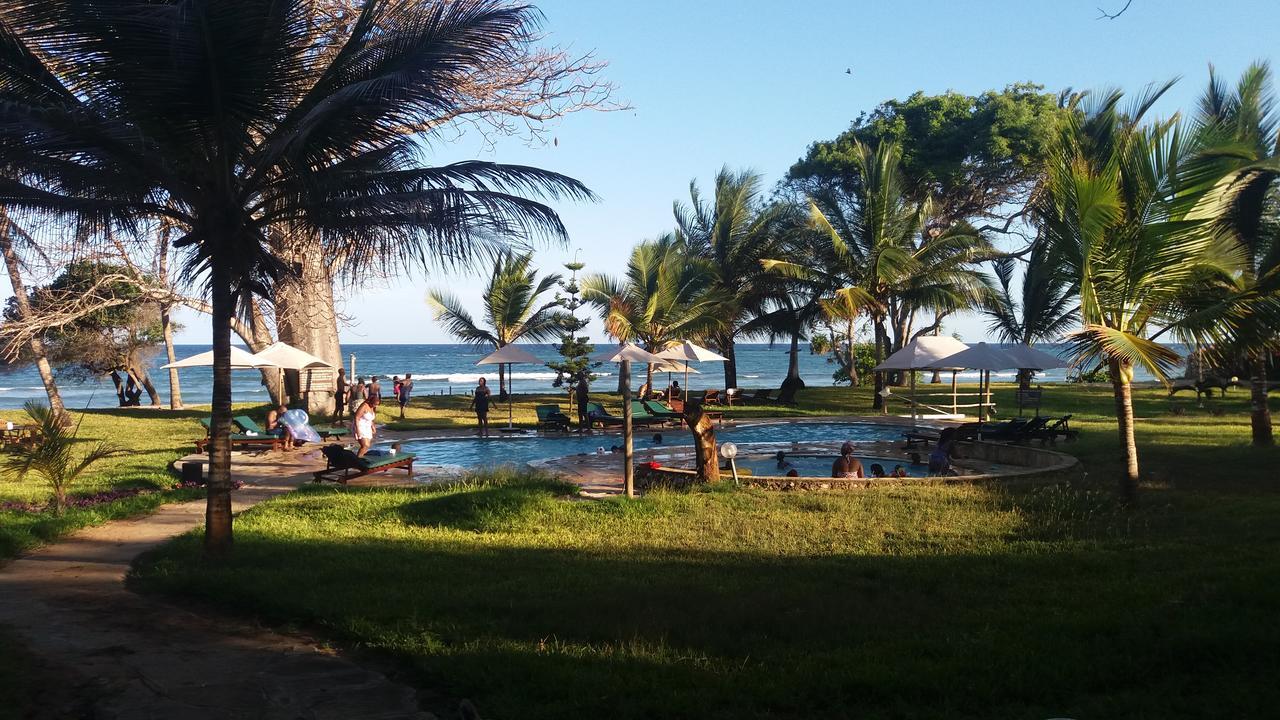 Coral Beach Resort Diani Beach Exterior photo